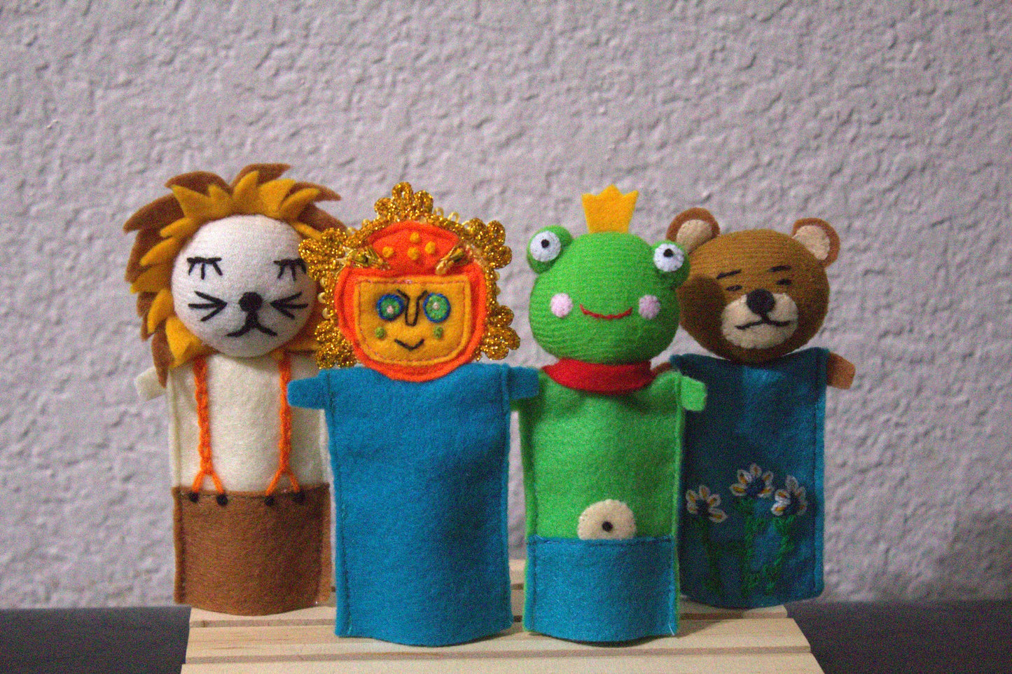 Asiri™ y el Tesoro del Lago Titicaca” Story Book + Handcrafted Felt Finger Puppets Set | Asiri, Wari, Ukuku & Apu